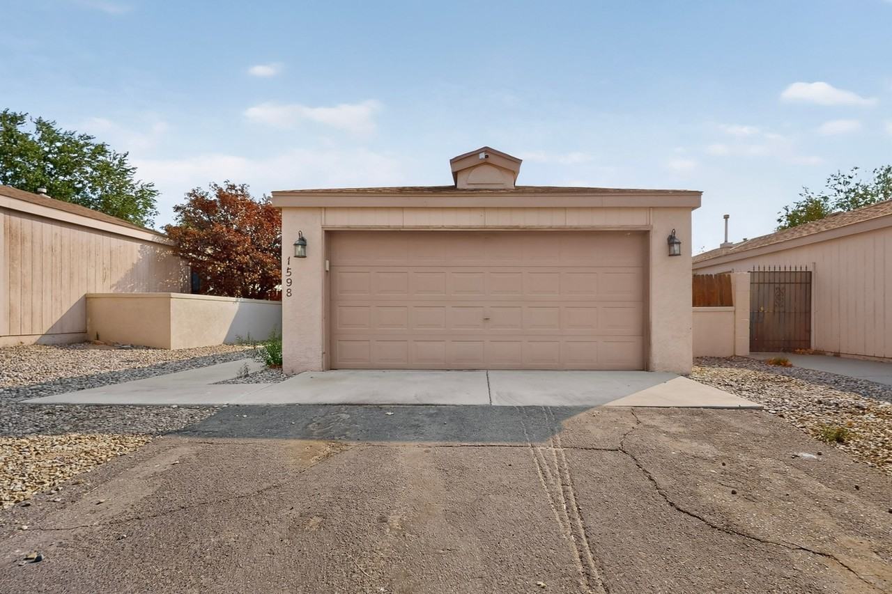 1598 Perma Dr Ne #NA - Photo 3 of 41
