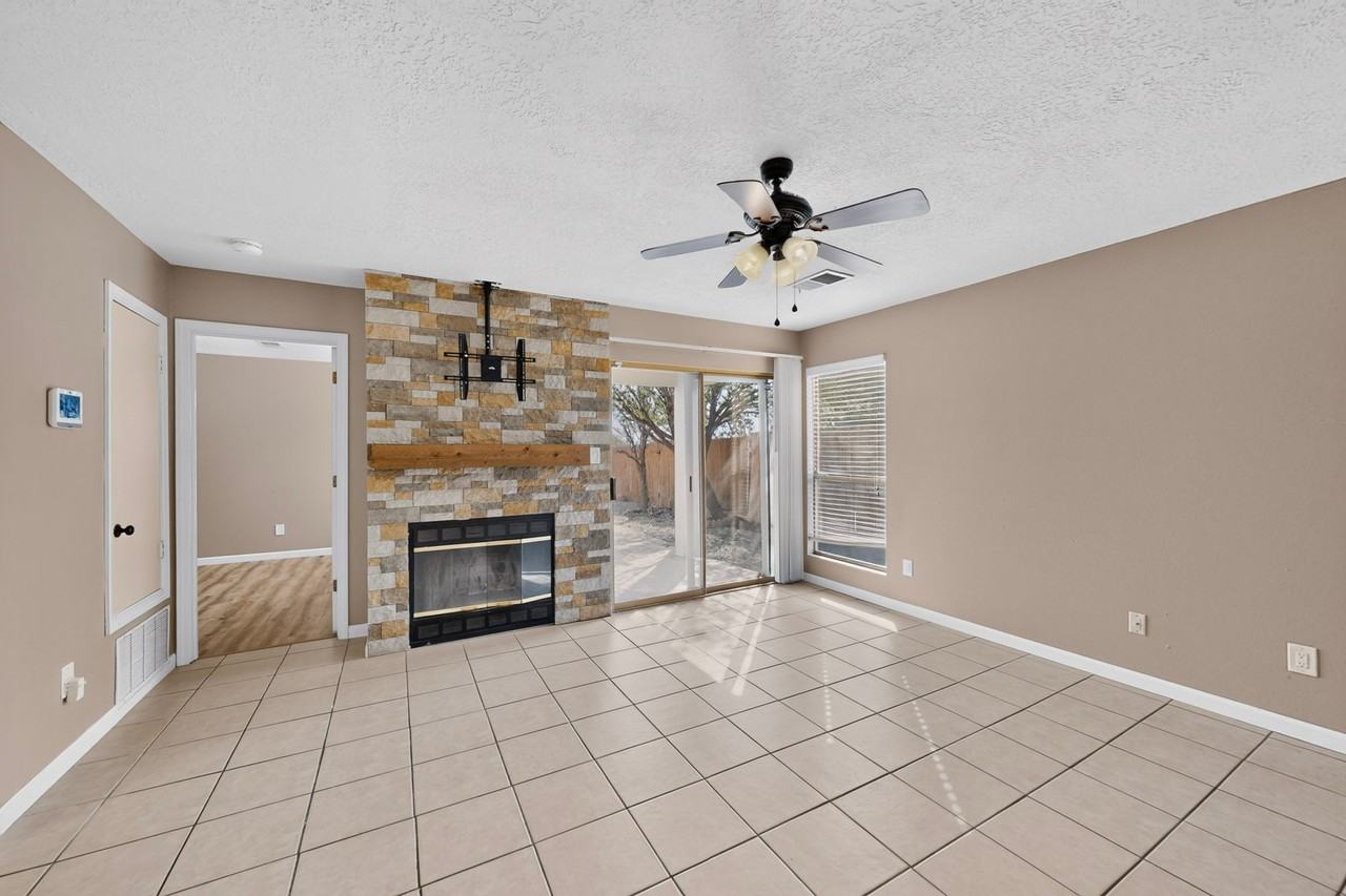 1598 Perma Dr Ne #NA - Photo 5 of 41
