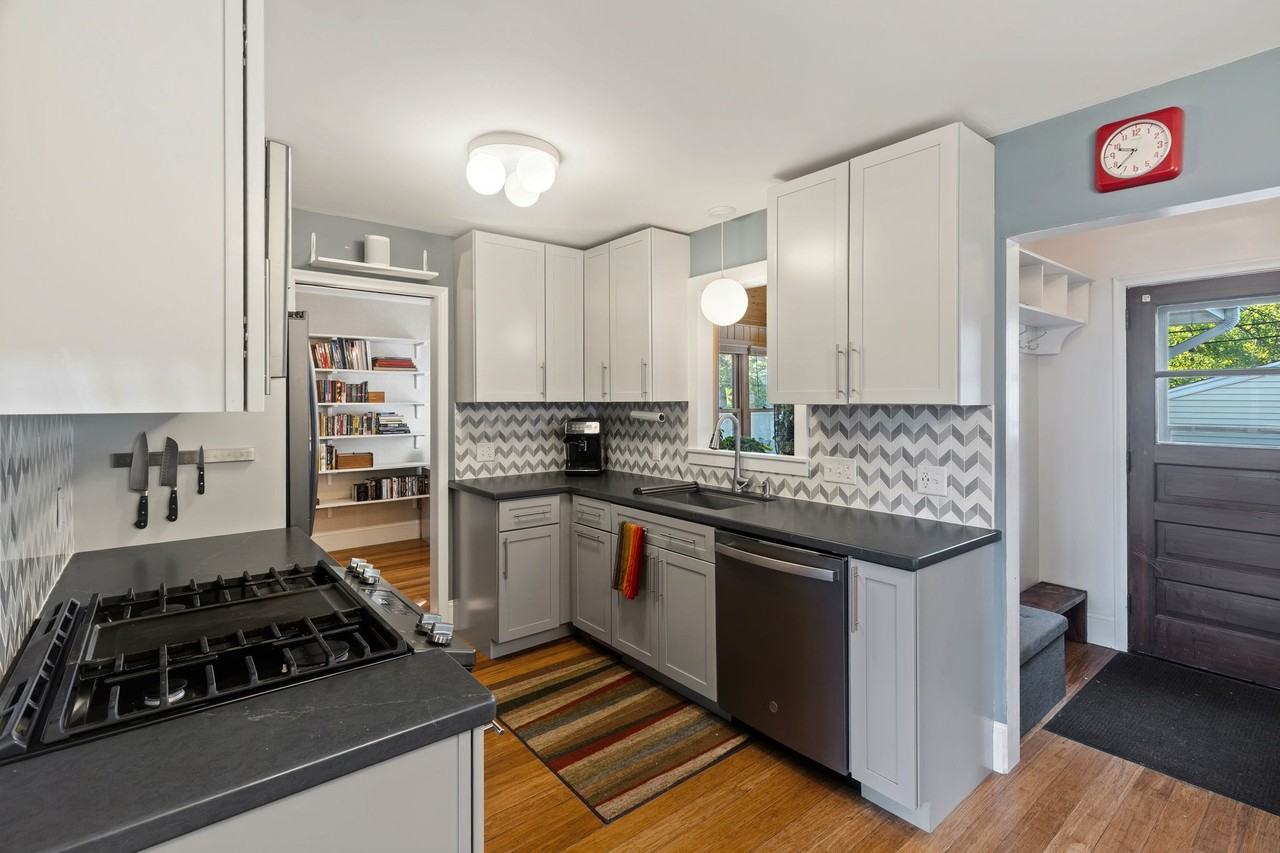 2625 Xylon Ave S #NA - Photo 4 of 17