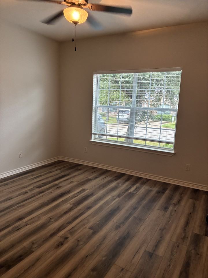 1609 Stanley Dr #100 - Photo 6 of 9