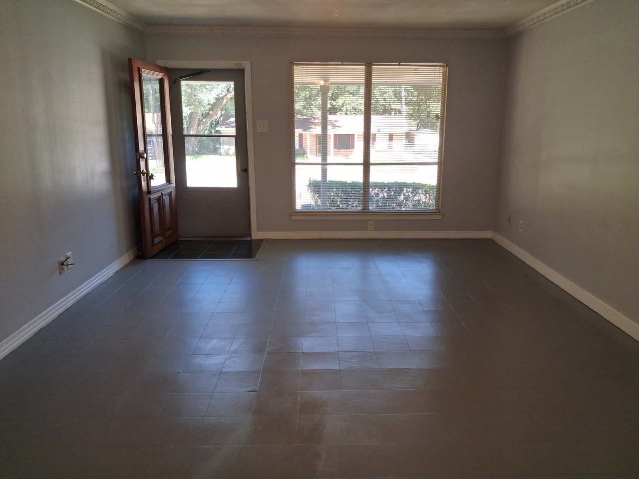 5421 Colonial Oaks Dr N #NA - Photo 3 of 7