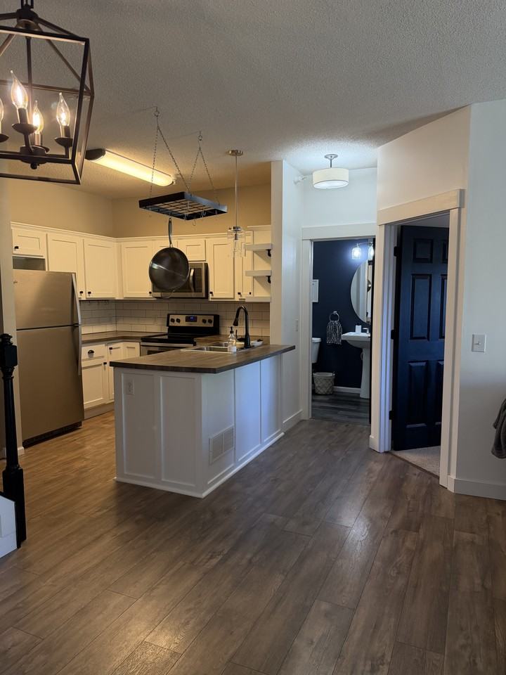 3533 Abercrombie Ln #3533 - Photo 2 of 10