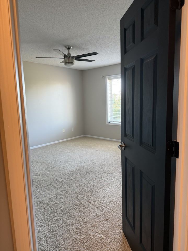 3533 Abercrombie Ln #3533 - Photo 7 of 10