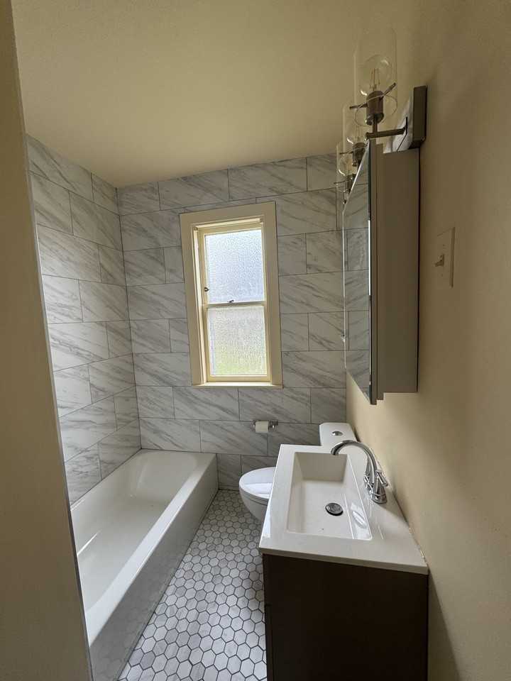 1847 S 57th Ave - Photo 4 of 5