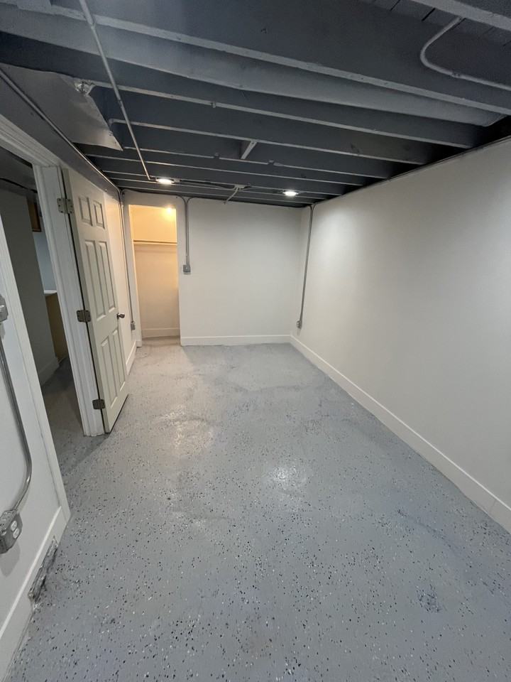 1631 S Central Park Ave - Photo 3 of 8