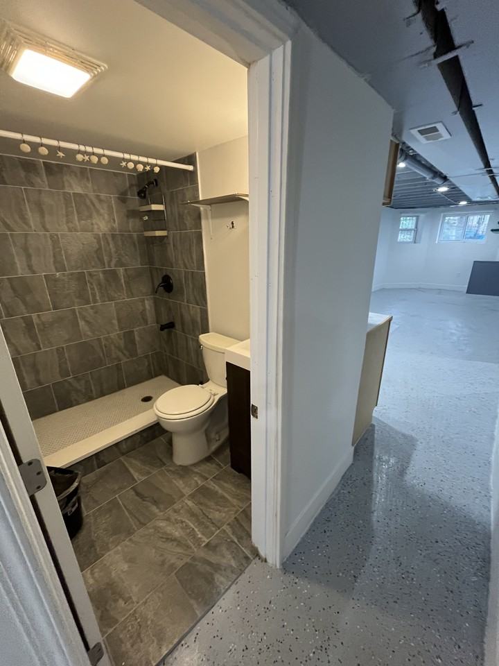 1631 S Central Park Ave - Photo 4 of 8