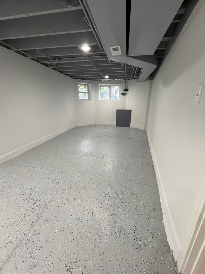 1631 S Central Park Ave - Photo 5 of 8