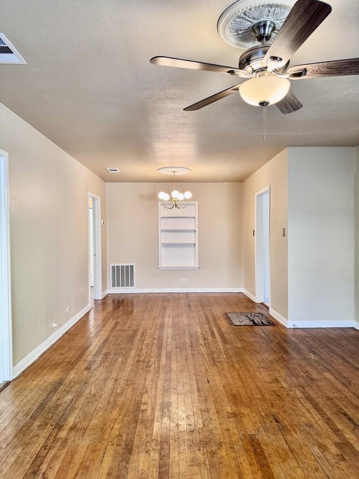 510 Elmwood Dr #NA - Photo 2 of 19