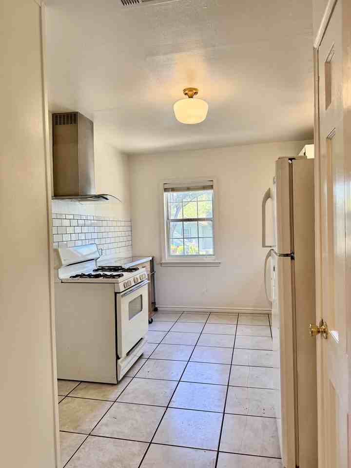 510 Elmwood Dr #NA - Photo 4 of 19