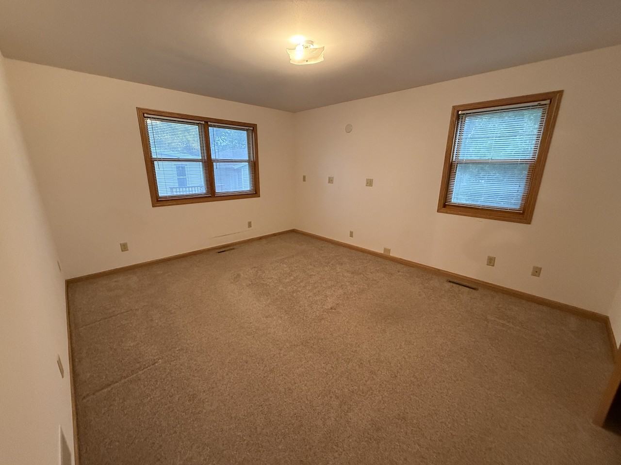 1126 -1128 Madison St #1126 - Photo 7 of 14