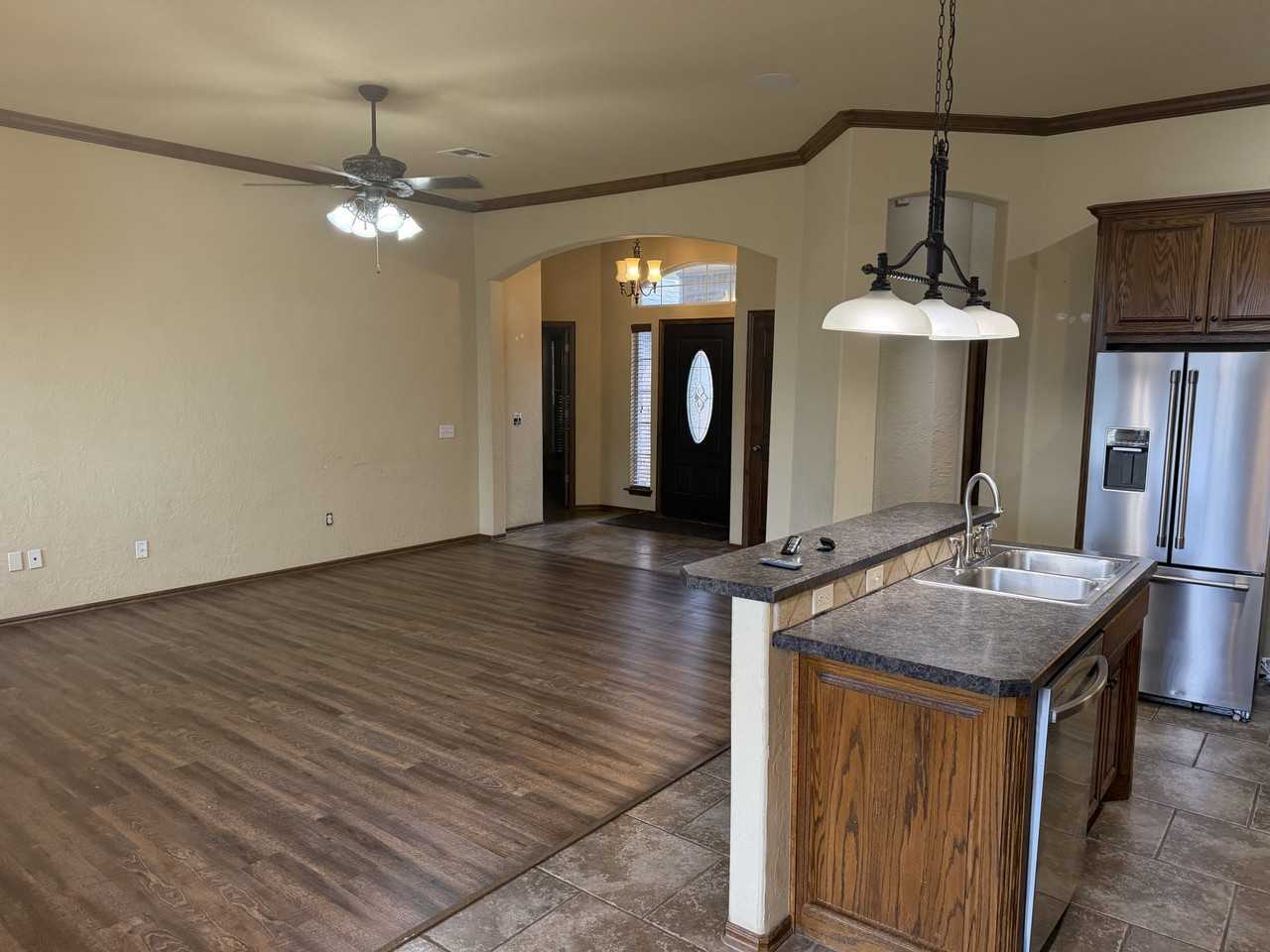 525 Sw 162nd St #NA - Photo 3 of 8