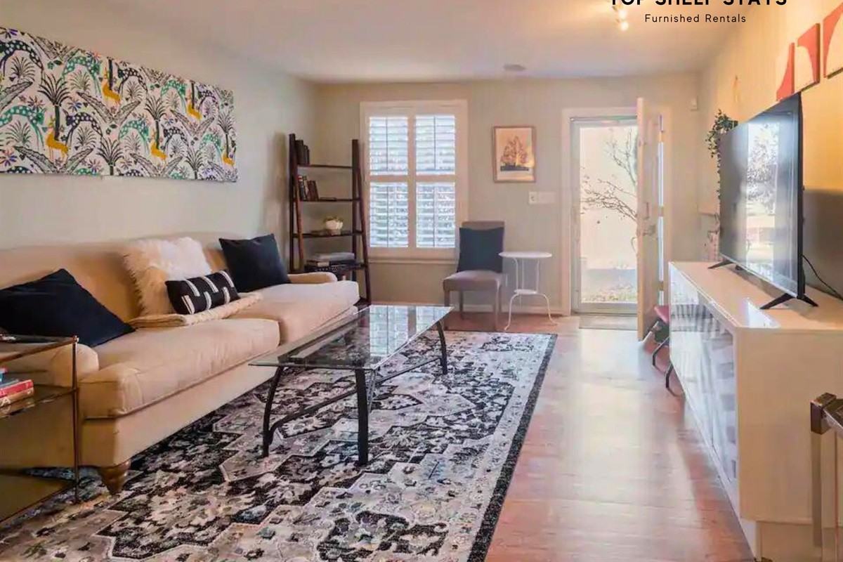Wythe St #1012 - Photo 3 of 26
