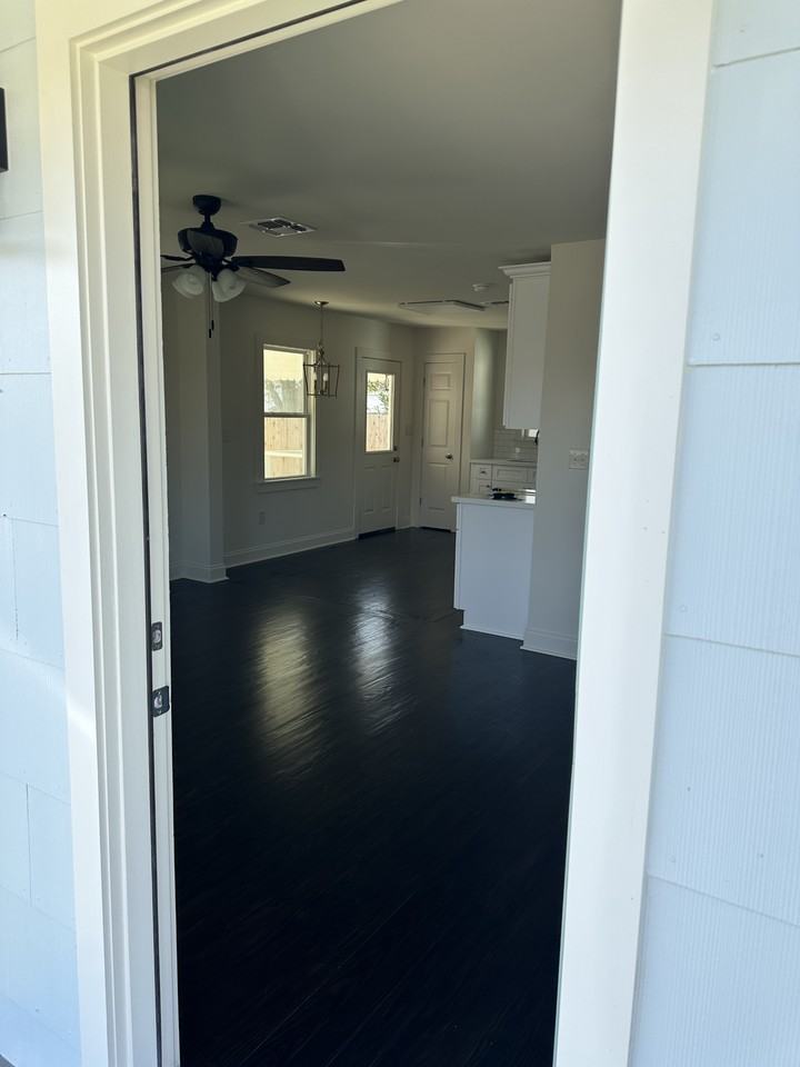 712 Mcculla St #NA - Photo 2 of 15