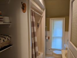featured image of 214 8th St #UPPER
