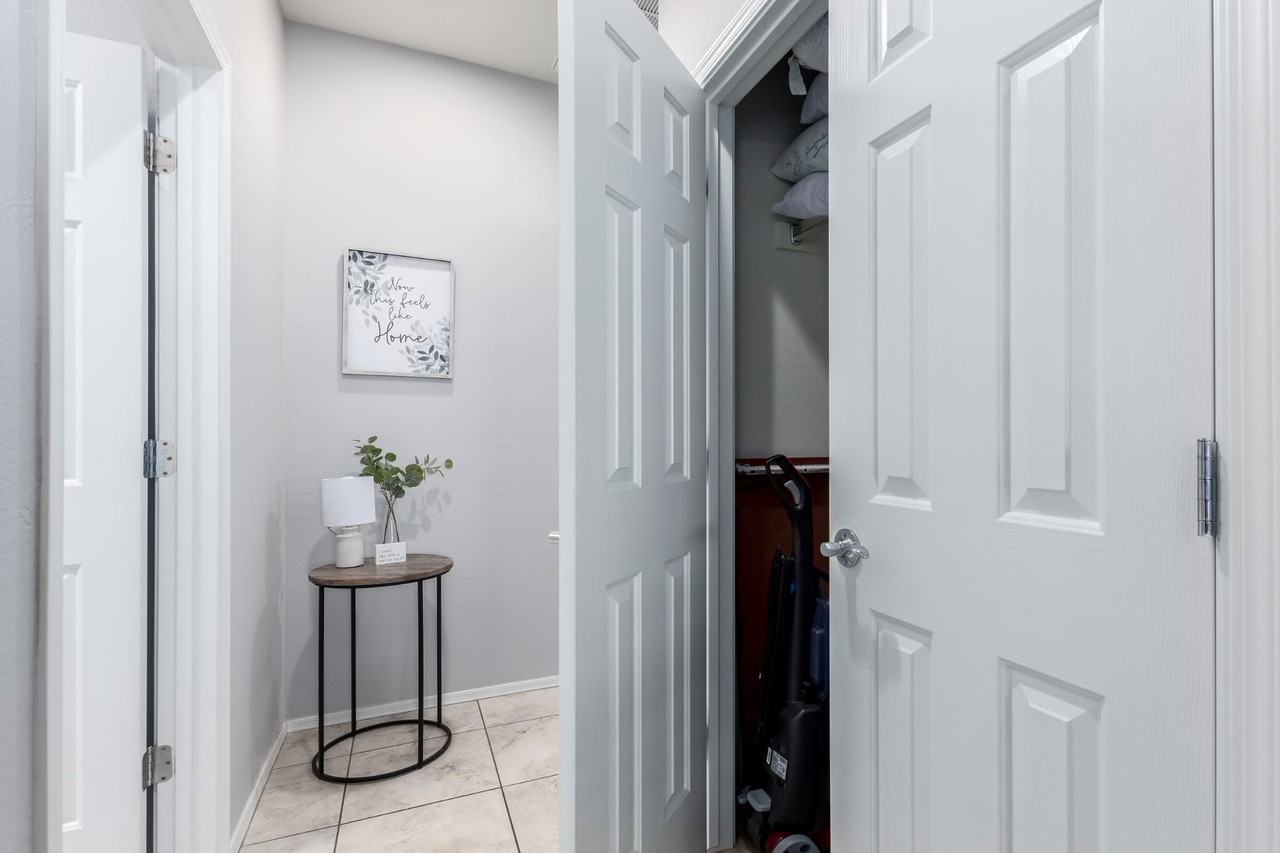5469 W Montebello Way #NA - Photo 3 of 17
