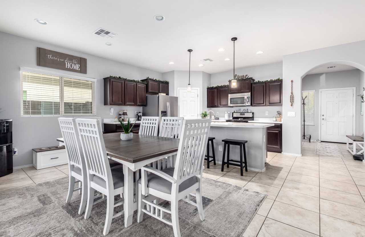 5469 W Montebello Way #NA - Photo 4 of 17