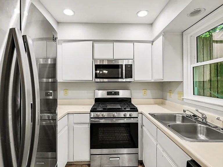5645 Hamstead Xing #5645 - Photo 6 of 24