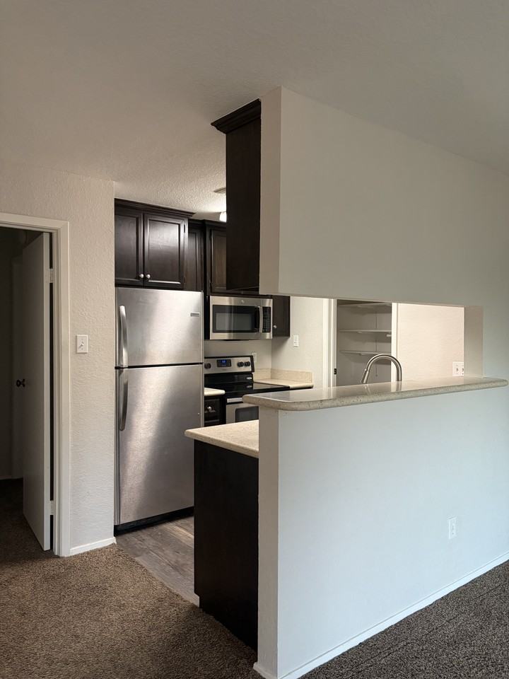 418 Garland Dr #235 - Photo 2 of 12