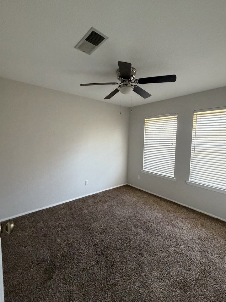 418 Garland Dr #235 - Photo 6 of 12