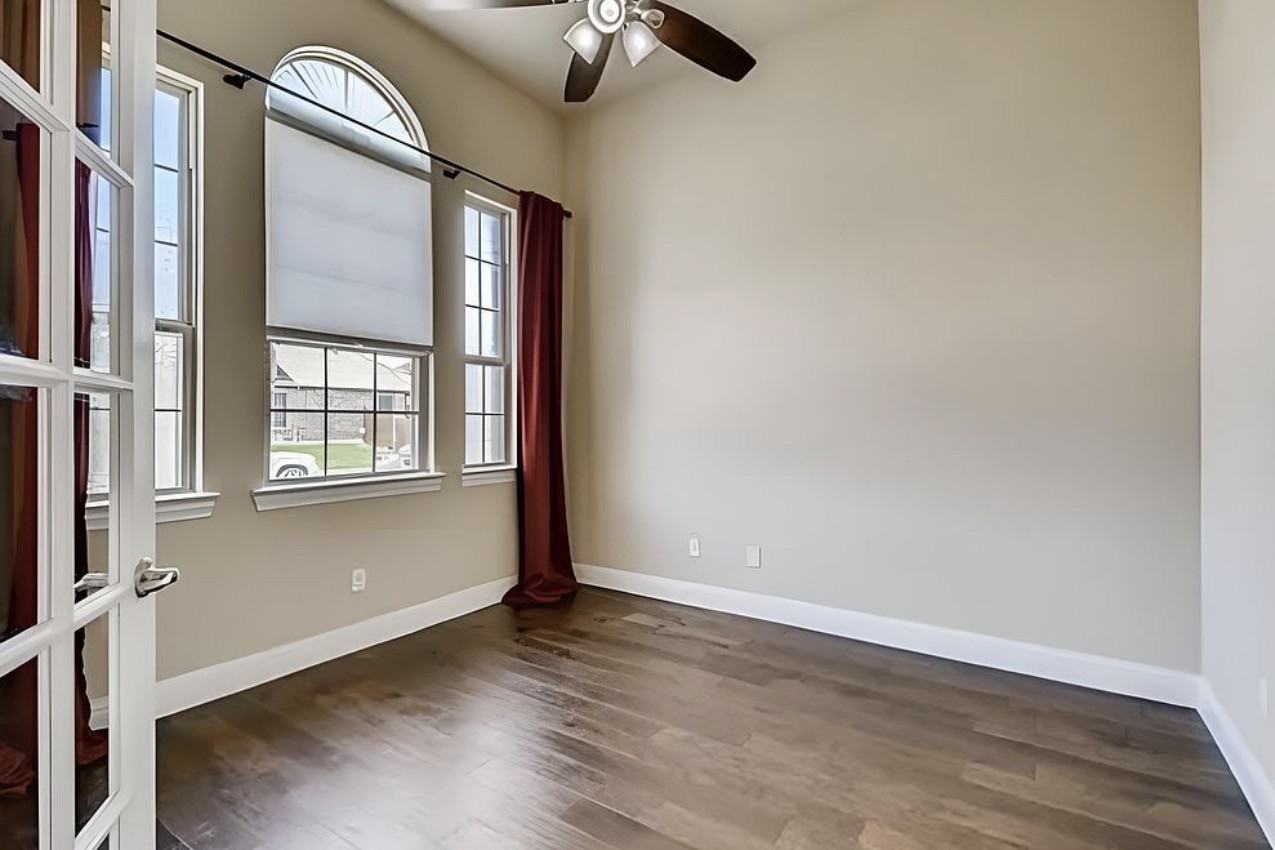 4021 Ellenboro St #NA - Photo 3 of 21