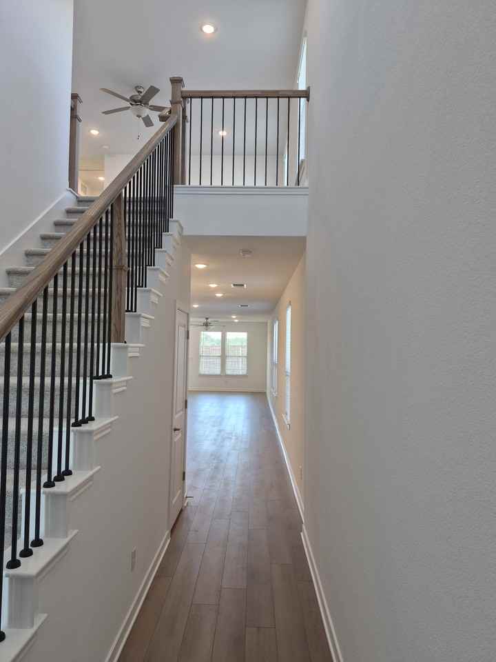 224 Groveland Dr #NA - Photo 5 of 38