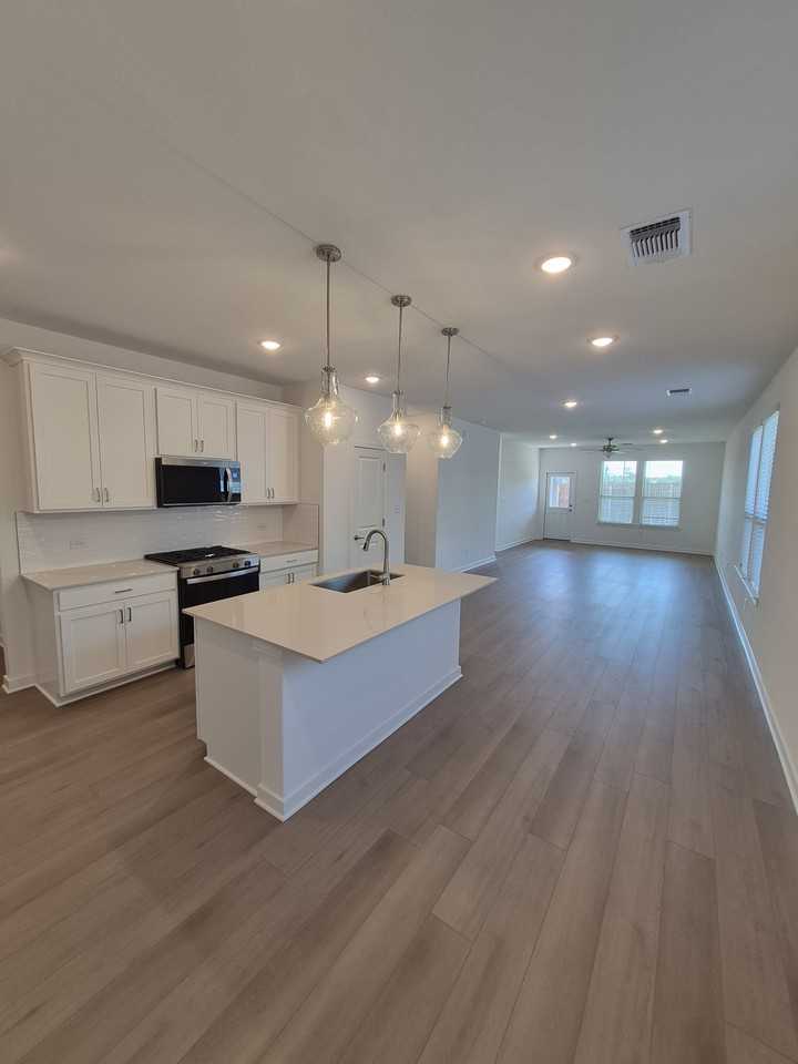 224 Groveland Dr #NA - Photo 6 of 38