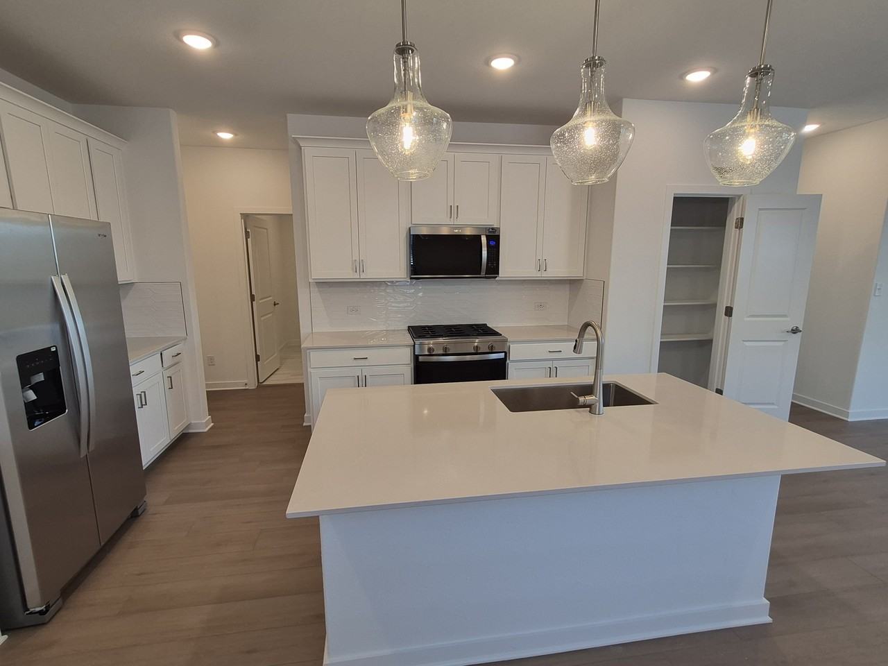 224 Groveland Dr #NA - Photo 7 of 38