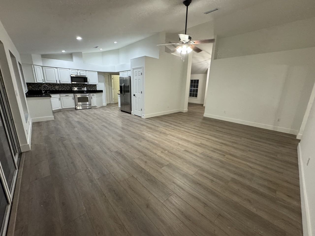 1024 Early Ave #NA - Photo 3 of 15