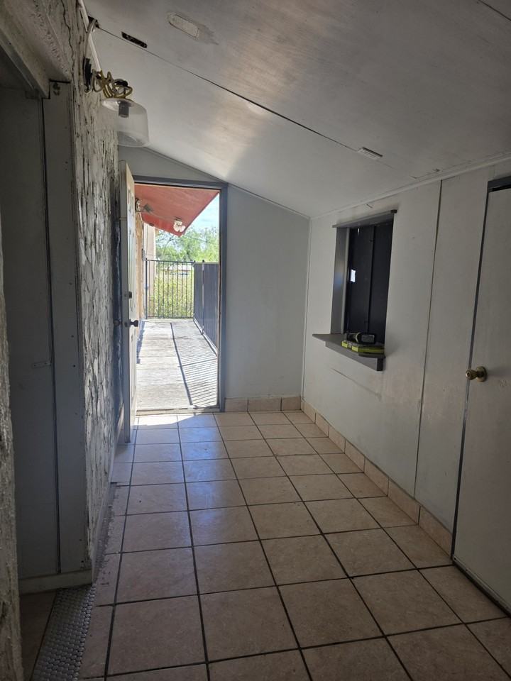 404 Zulema #NA - Photo 2 of 15