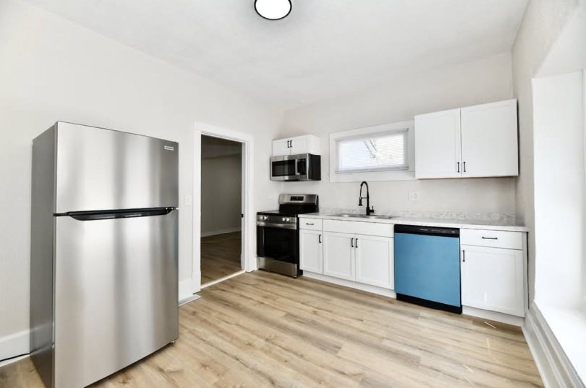 1145 N Belleview Pl #NA - Photo 3 of 9