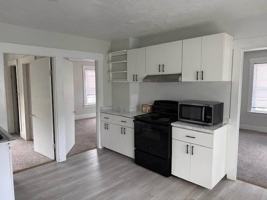 featured image of 370 Rollstone St #1-2-3