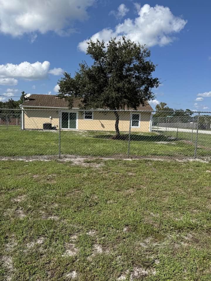 3295 Buckland St #NA - Photo 3 of 5