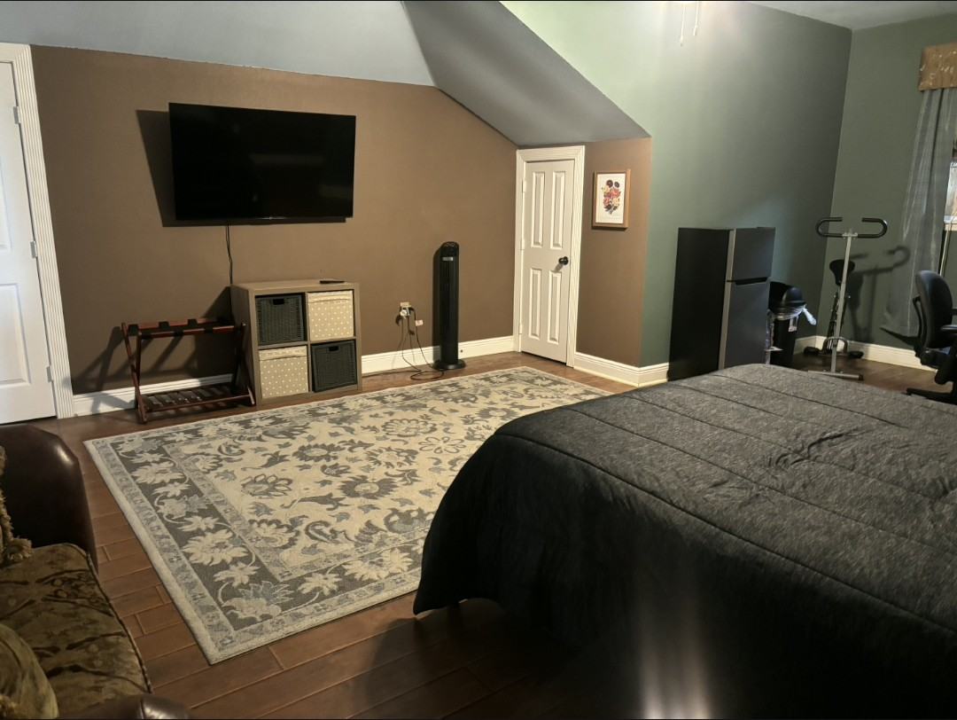 305 Thomas Park Dr - Photo 2 of 3