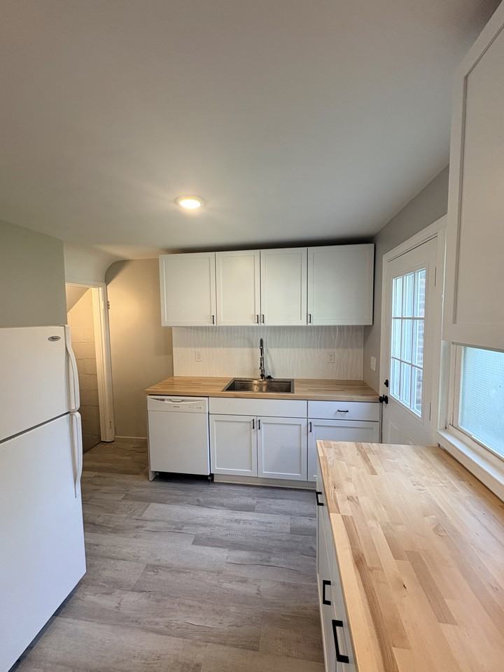 14006 Seneca Ct #14006 - Photo 4 of 15