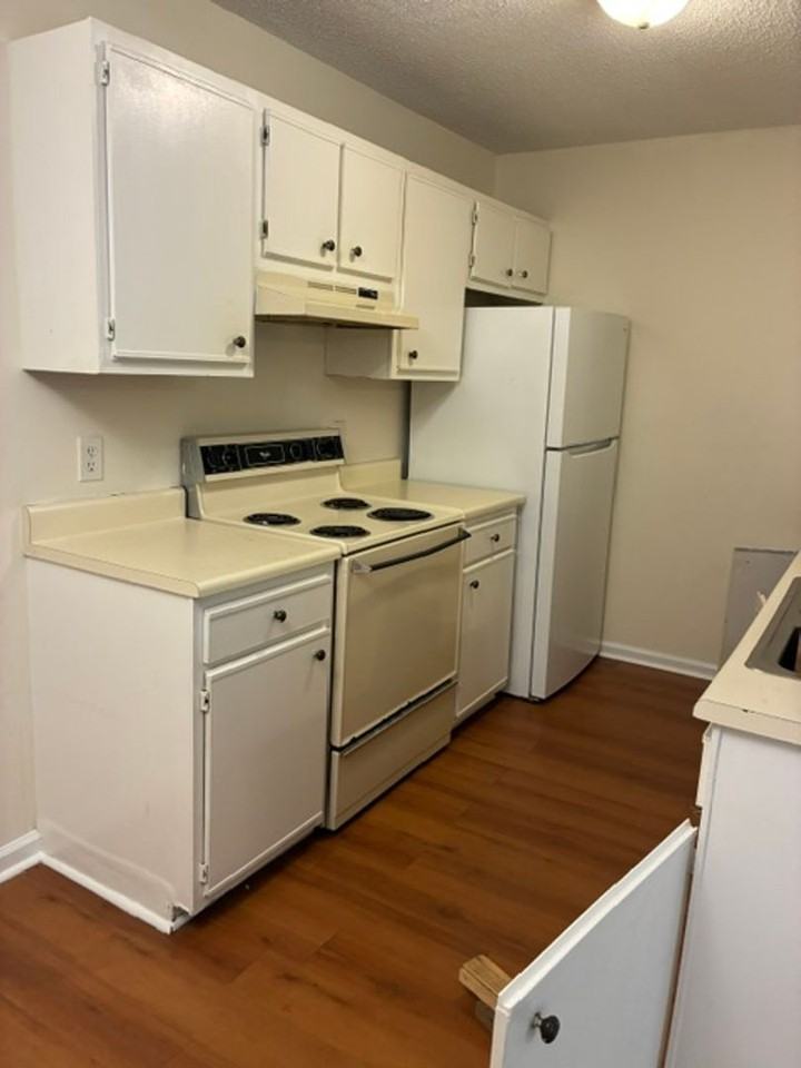 1520 Heritage Ln - Photo 2 of 4