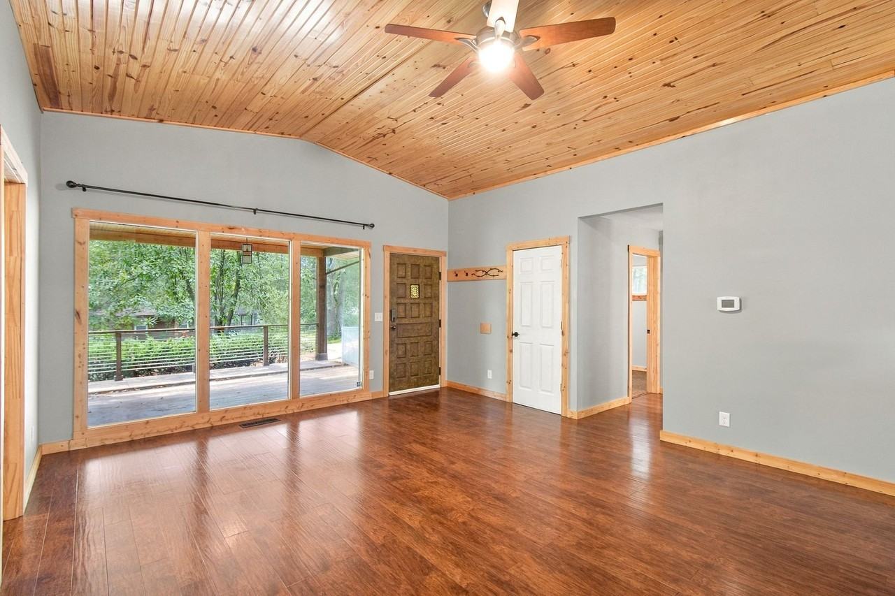 9 Malvern Ln - Photo 3 of 16