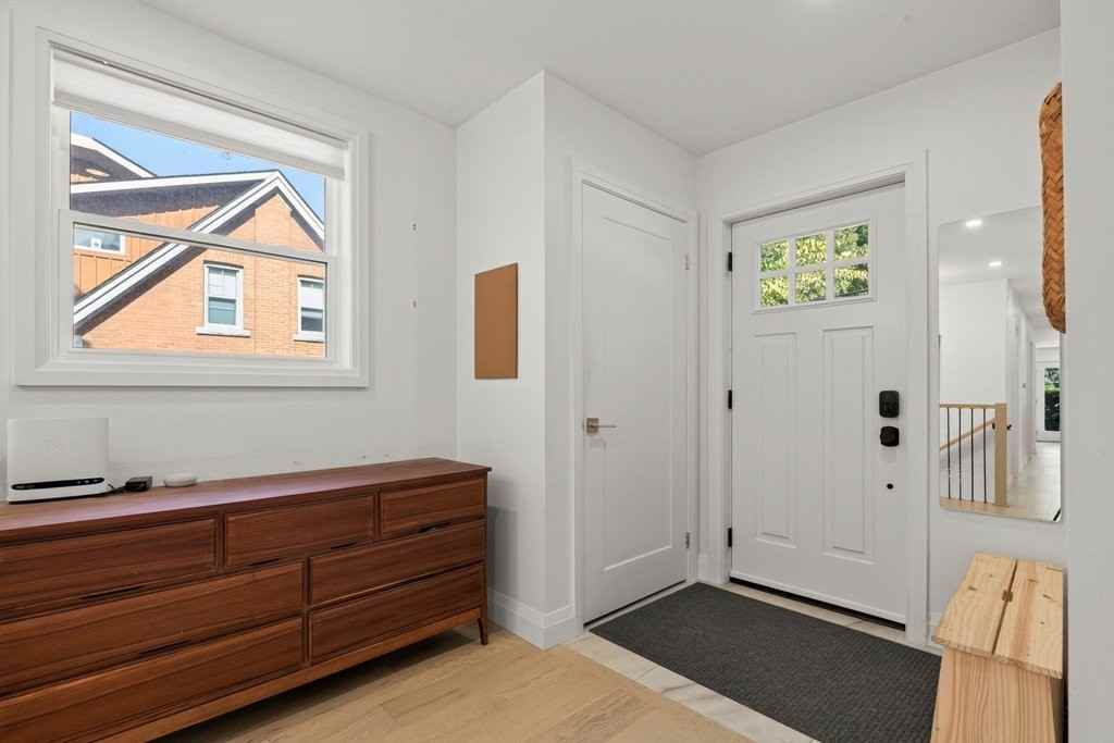 494 Dundurn Street South - Photo 2 of 29