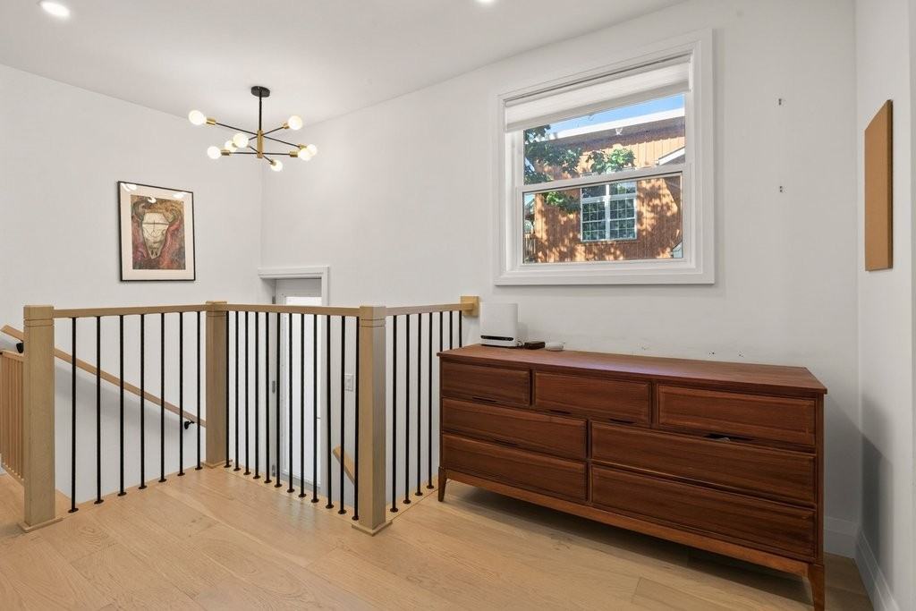 494 Dundurn Street South - Photo 6 of 29