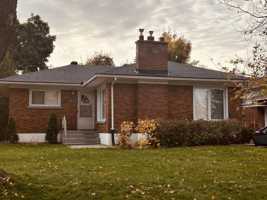 featured image of 1712 Gage Cres