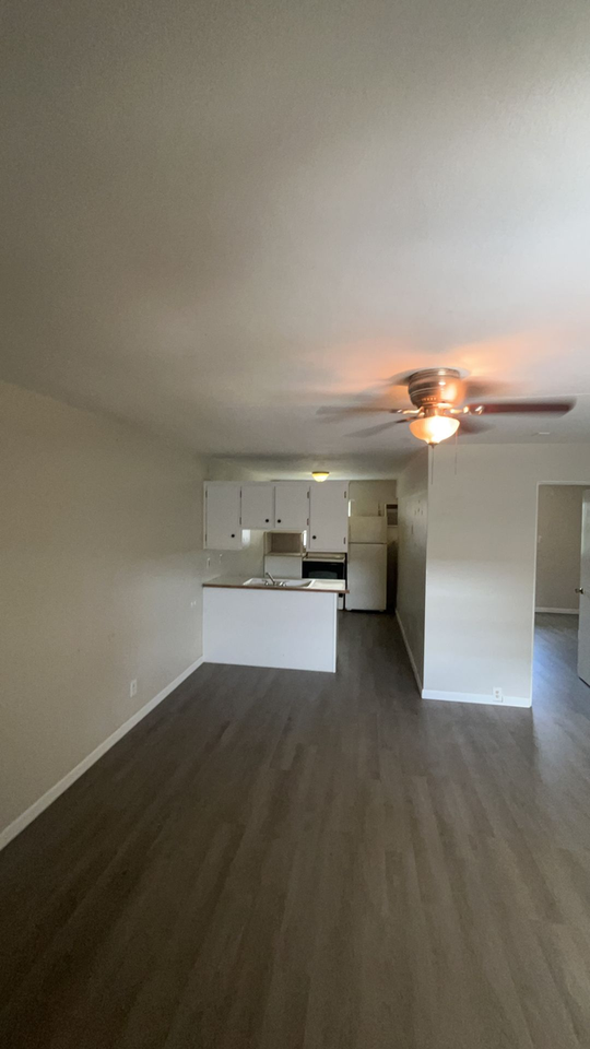 417 Burbank Ave - Photo 2 of 7