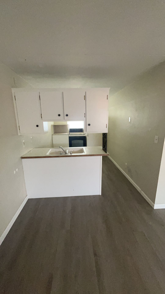 417 Burbank Ave - Photo 3 of 7