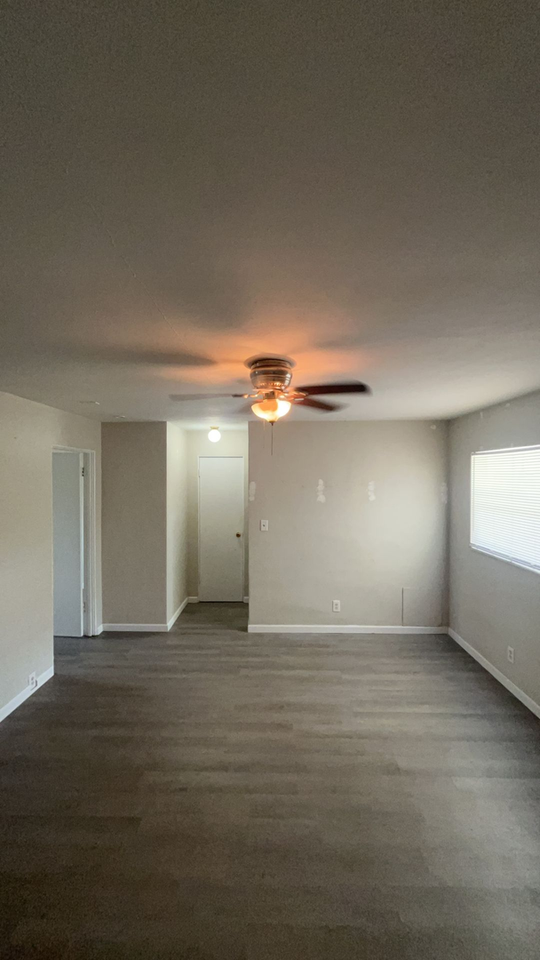 417 Burbank Ave - Photo 4 of 7