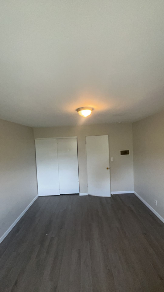 417 Burbank Ave - Photo 5 of 7