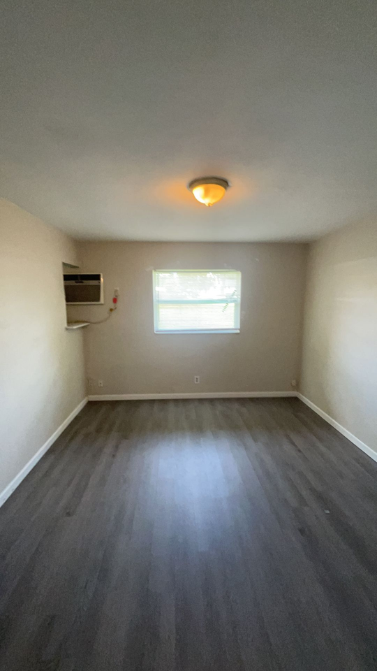 417 Burbank Ave - Photo 7 of 7