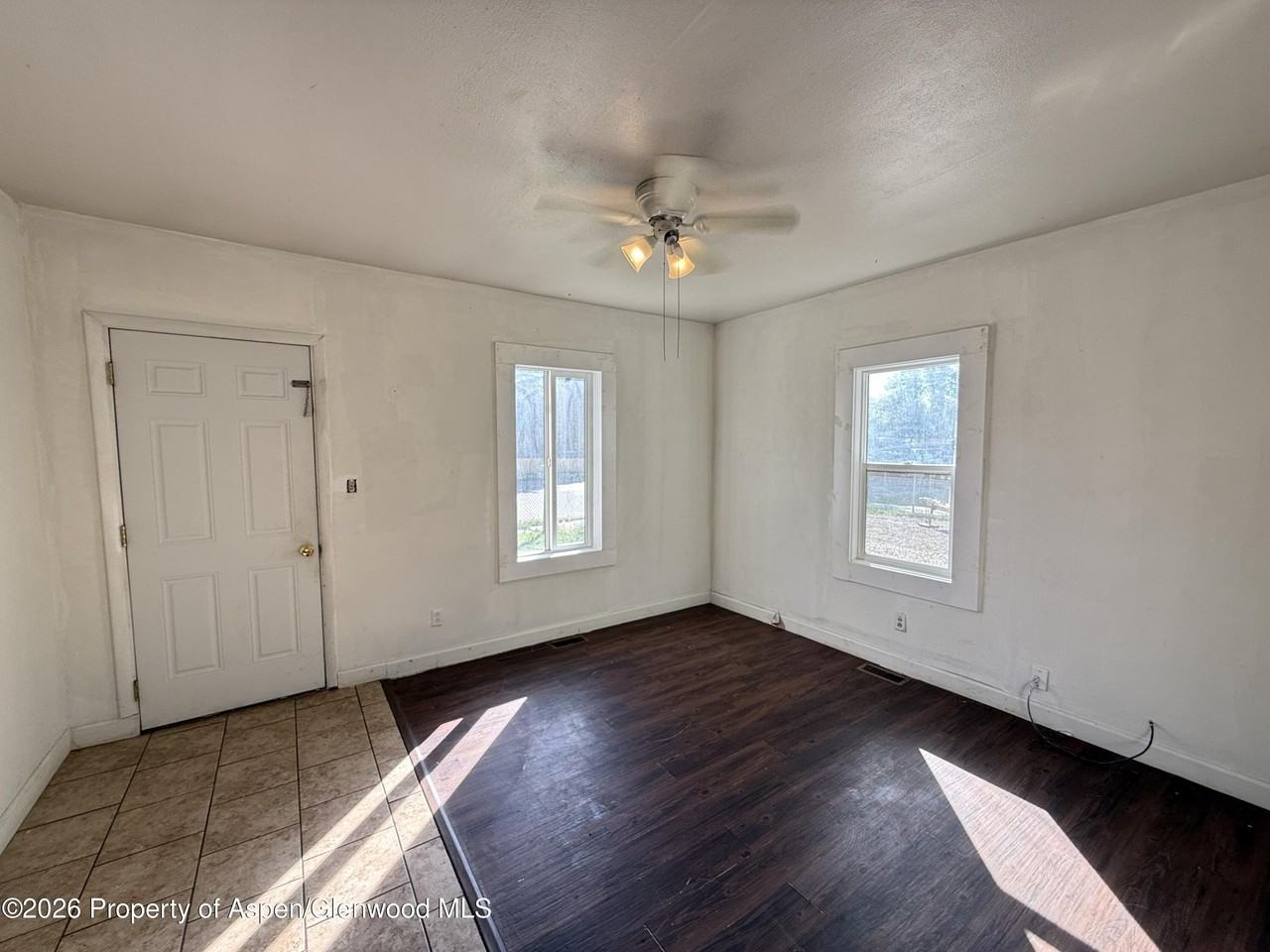 652 Tucker St - Photo 4 of 15