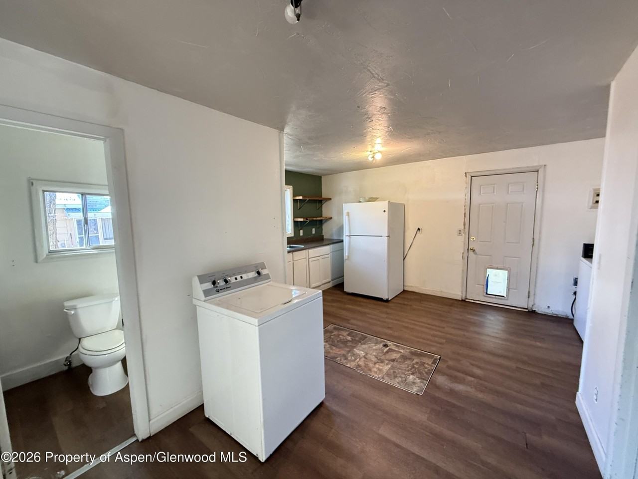 652 Tucker St - Photo 6 of 15