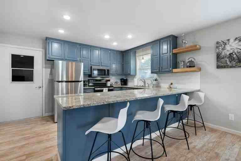 15 Churchill Dr - Photo 2 of 24