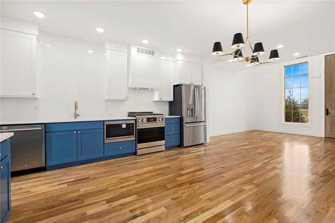 4615 S 47th St - Photo 4 of 19