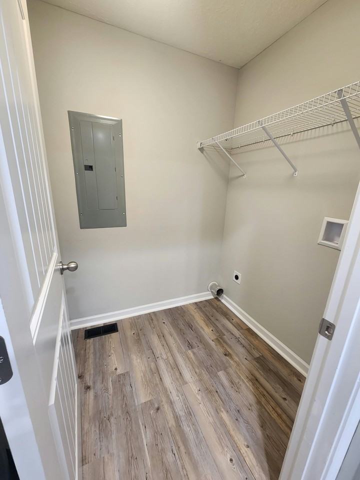 607 7th Ave N #1 - Photo 4 of 10