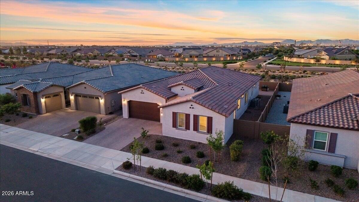 23018 E Lords Way - Photo 4 of 50